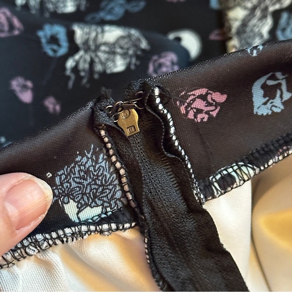 The Corpse Bride skirt, size XL junior’s. Classic skater skirt with pockets - Picture 9 of 11